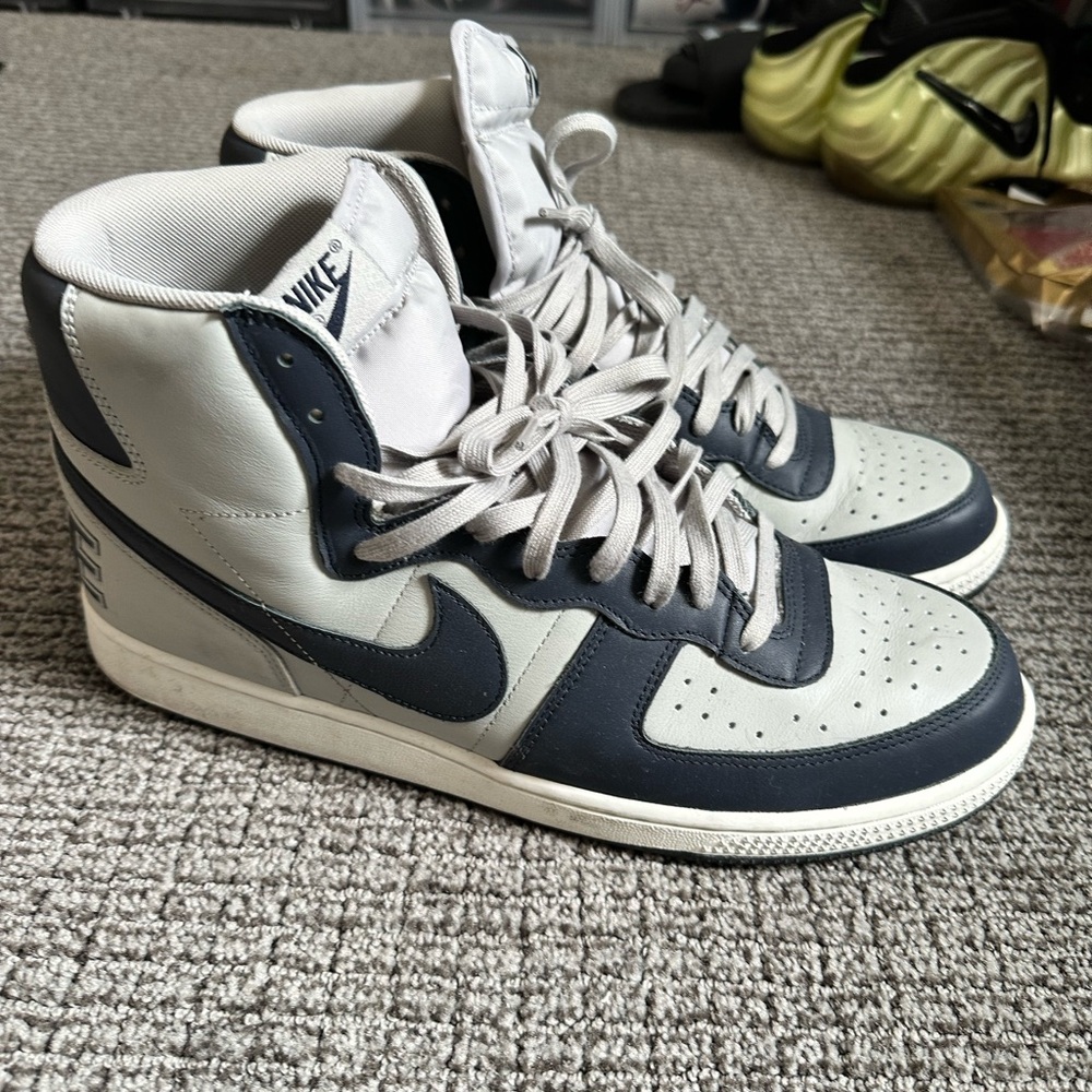 Nike Men's Sneakers - Dark Blue and Light Gray